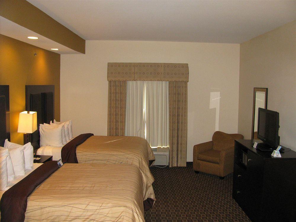 Red Roof Inn & Suites لونغفيو المظهر الخارجي الصورة