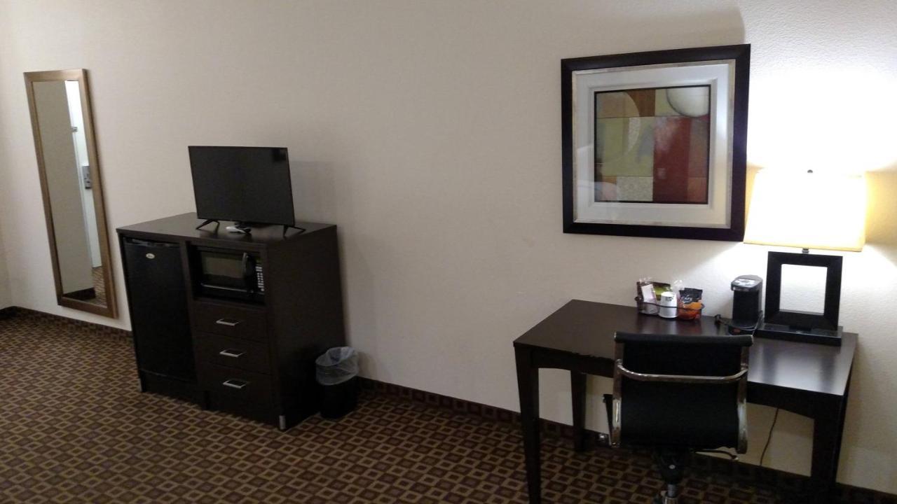 Red Roof Inn & Suites لونغفيو المظهر الخارجي الصورة