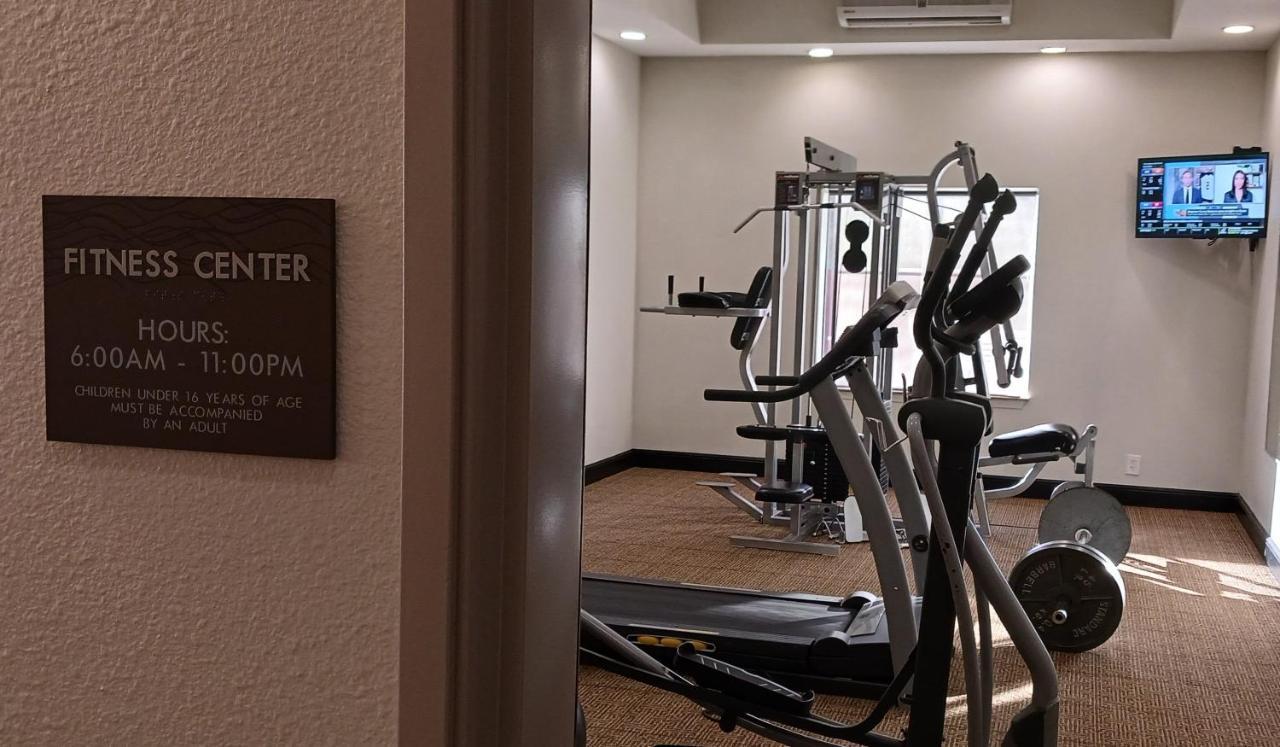 Red Roof Inn & Suites لونغفيو المظهر الخارجي الصورة