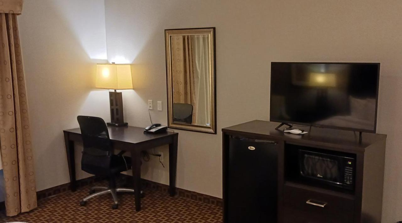 Red Roof Inn & Suites لونغفيو المظهر الخارجي الصورة