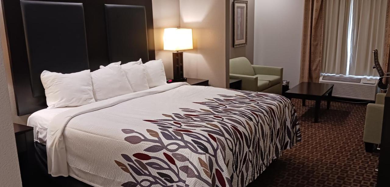 Red Roof Inn & Suites لونغفيو المظهر الخارجي الصورة