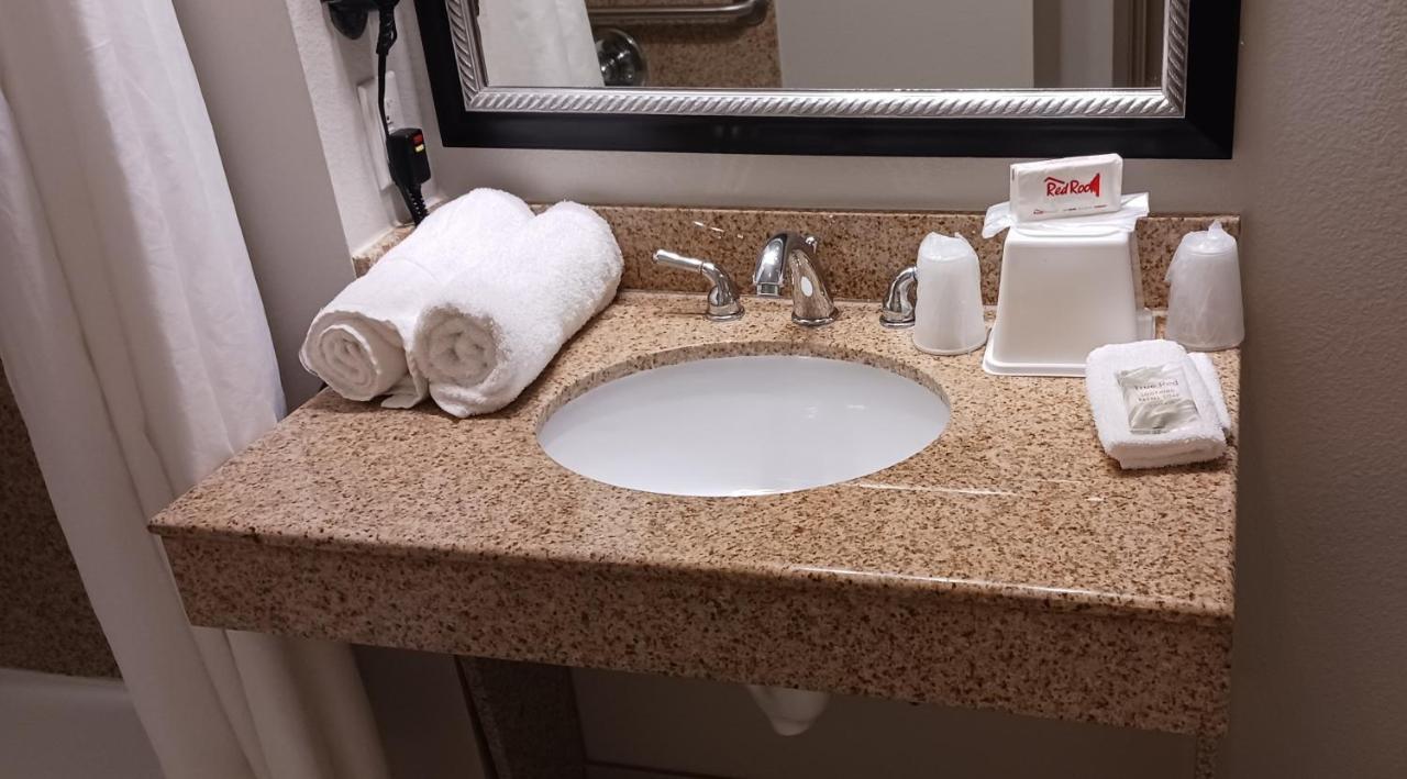 Red Roof Inn & Suites لونغفيو المظهر الخارجي الصورة