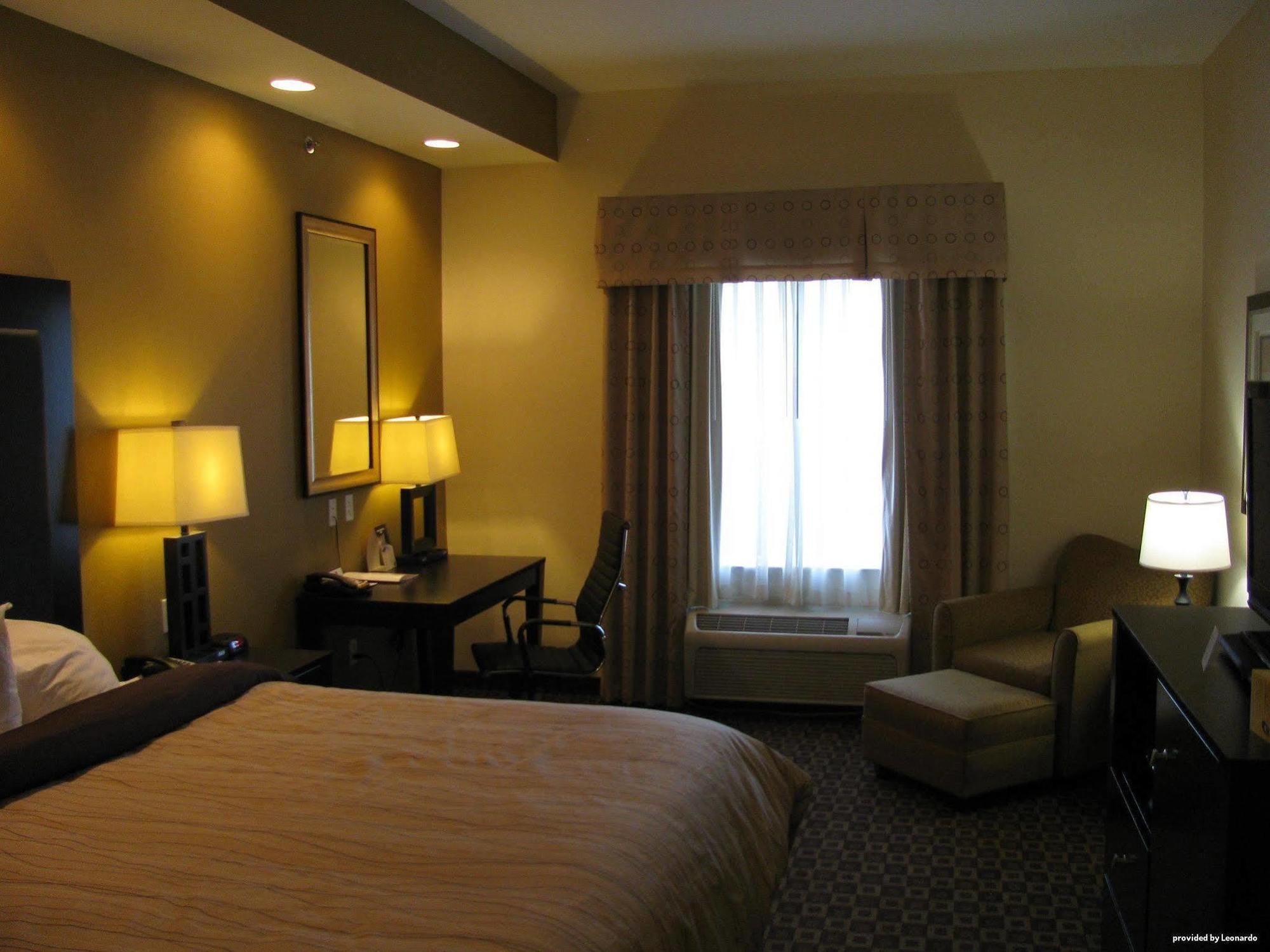 Red Roof Inn & Suites لونغفيو المظهر الخارجي الصورة